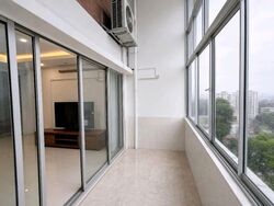 Bedok Reservoir Road (Bedok),  #558723671